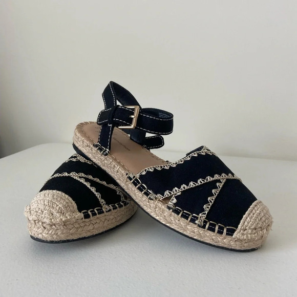 Time & Tru women’s memory foam sandals‎ — size 6.5 - Picture 1 of 6